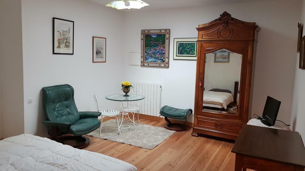 Bed and Breakfast Alain Et Nicole Cognac Esterno foto